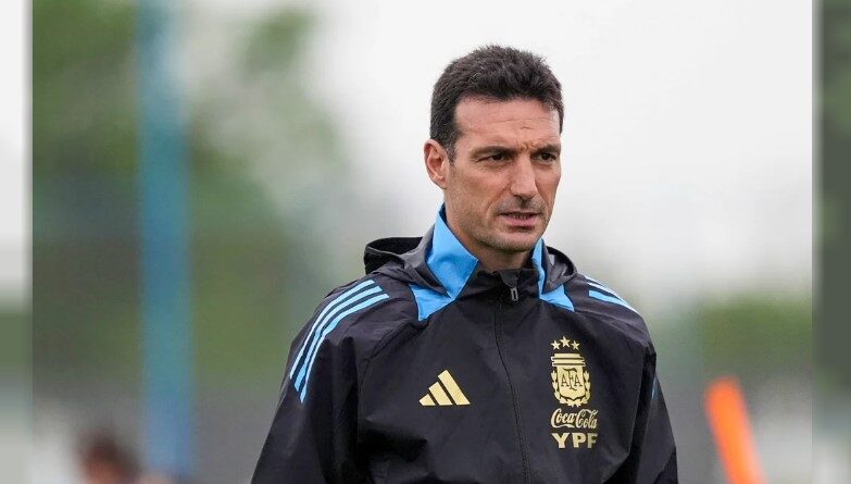 La Selección argentina tiene su último entrenamiento antes de viajar a Paraguay