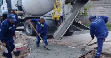 Obras Públicas de la Municipalidad trabajó en tres barrios para la reparación de calles con hormigón