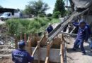 Obras Públicas de la Capital inició la construcción de un puente peatonal en el desagüe pluvial de avenida del Trabajo