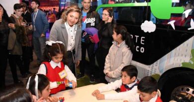 La intendente Fuentes visitó el stand de la municipalidad el Smart City Expo