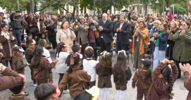 Acto por el 65° aniversario del Instituto Santo Tomás de Aquino con la presencia de la intendente Fuentes