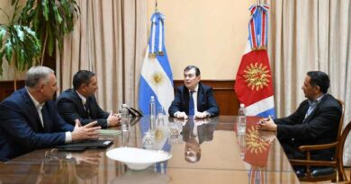 El gobernador Gerardo Zamora recibió a las autoridades de la Policia Federal