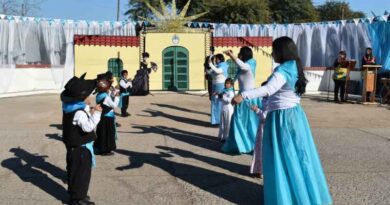 La comunidad Colonia El Simbolar conmemoró el Día de la Independencia Nacional